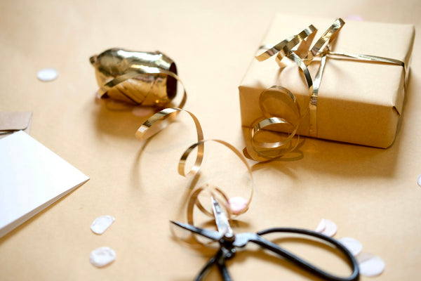 Cadeau inpakken: zo pak je elk cadeau mooi in (tips en ideeën)