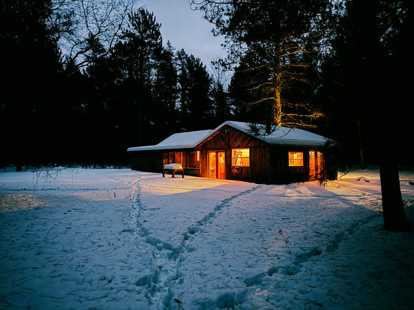 Christmas Gifts for Men in Canada: 20 Ideas Built for Winter